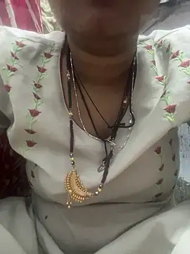 Snapshot of Spicy_sari_girl chatting on 03-09-26, 04:38 Spicy sari girl online show from 03-09-26, 04:38