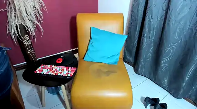 Snapshot of BrendaSex_Hot chatting on 02-24-25, 08:25 BrendaSex Hot online show from 02-24-25, 08:25