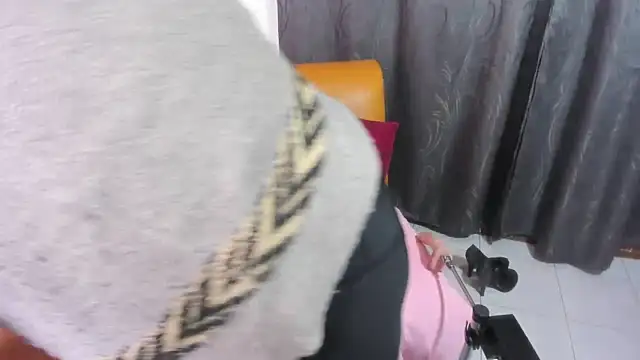 Snapshot of BrendaSex_Hot chatting on 10-12-25, 07:02 BrendaSex Hot online show from 10-12-25, 07:02