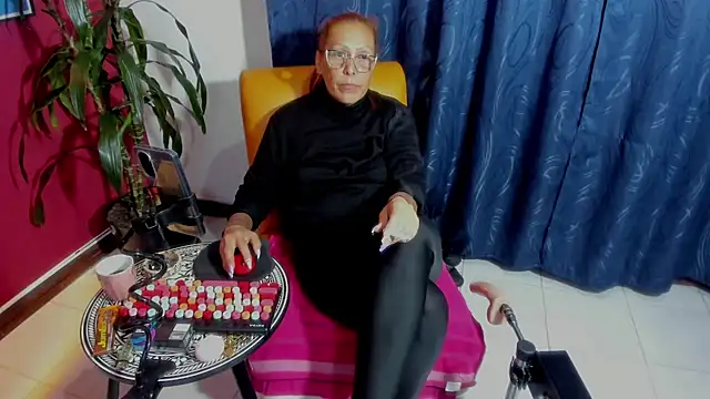 Snapshot of BrendaSex_Hot chatting on 10-22-25, 10:09 BrendaSex Hot online show from 10-22-25, 10:09