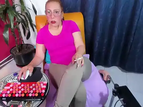 Snapshot of BrendaSex_Hot chatting on 11-06-25, 09:37 BrendaSex Hot online show from 11-06-25, 09:37