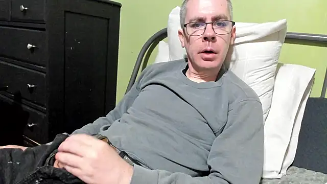 ImportantEquator0 online show from 09-21-25, 02:40