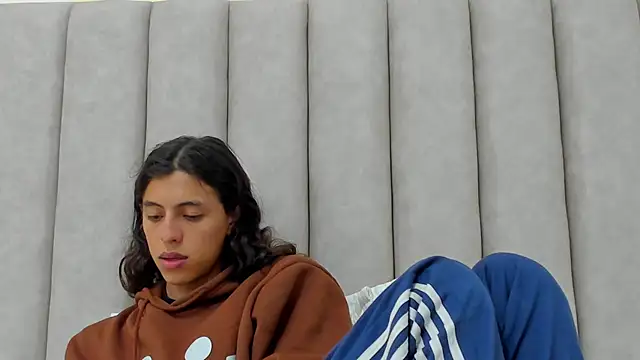 FreyaMoller online show from 10-27-25, 07:18