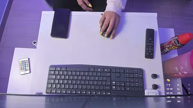 sophie alice  online show from 10-04-25, 12:47