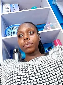 Snapshot of naughty_ebony-queen chatting on 12-21-25, 02:13 naughty ebony-queen online show from 12-21-25, 02:13