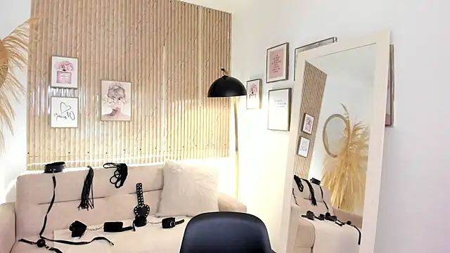 RACHEL EV online show from 09-13-25, 04:45