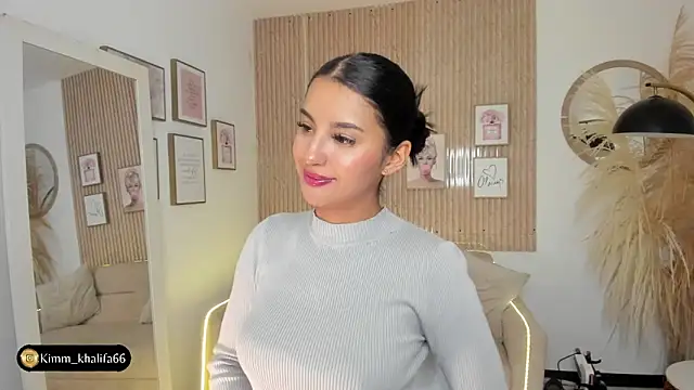 Kimm khalifa online show from 01-18-25, 07:37