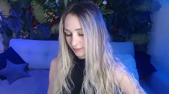 Snapshot of Horny_Blond chatting on 12-26-24, 09:11 Horny Blond online show from 12-26-24, 09:11