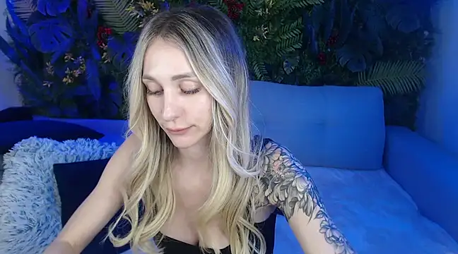 Snapshot of Horny_Blond chatting on 03-04-25, 12:12 Horny Blond online show from 03-04-25, 12:12