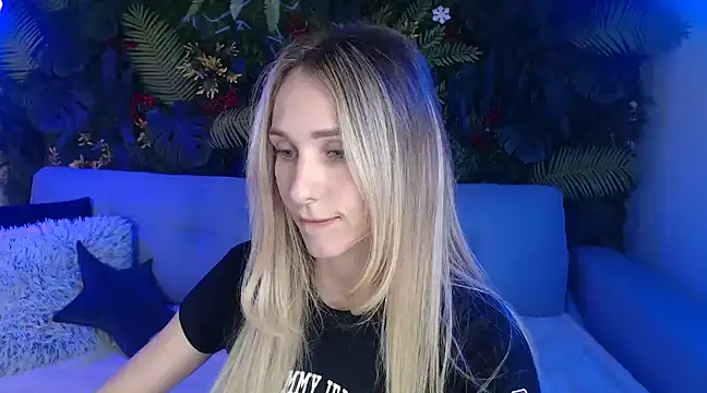 Snapshot of Horny_Blond chatting on 03-11-25, 09:02 Horny Blond online show from 03-11-25, 09:02