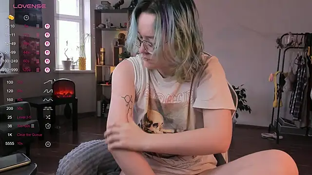 alisahug online show from 10-07-25, 04:42