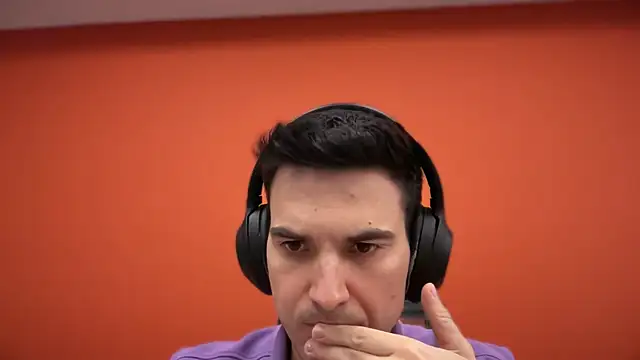 Snapshot of streamy_test11 chatting on 05-26-26, 12:23 streamy test11 online show from 05-26-26, 12:23