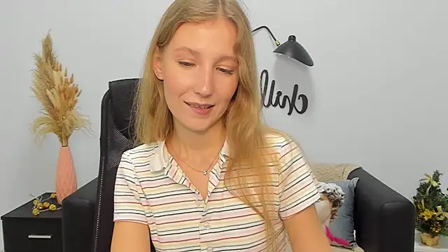 LolaWilsons online show from 12-31-24, 01:19