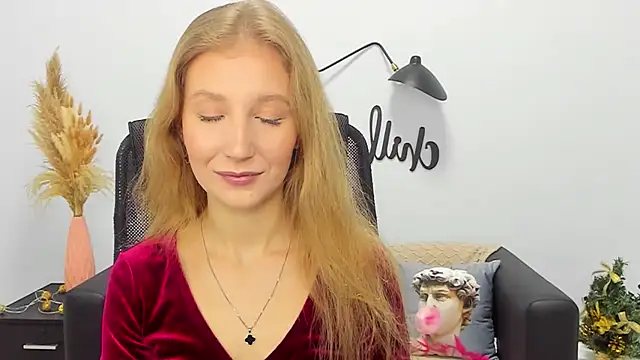 LolaWilsons online show from 01-06-25, 10:13