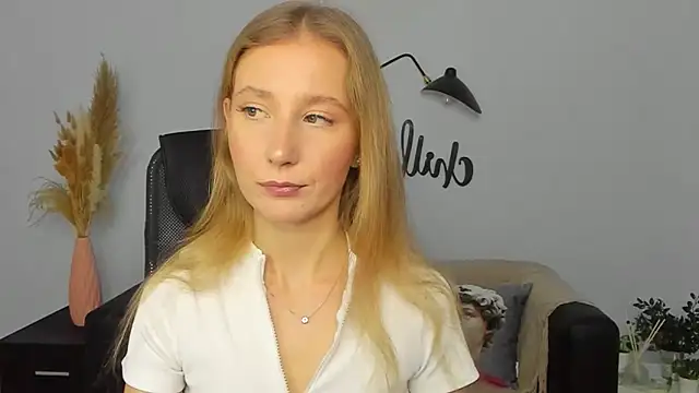 LolaWilsons online show from 01-14-25, 09:45