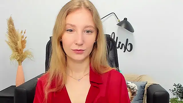 LolaWilsons online show from 03-20-25, 06:08