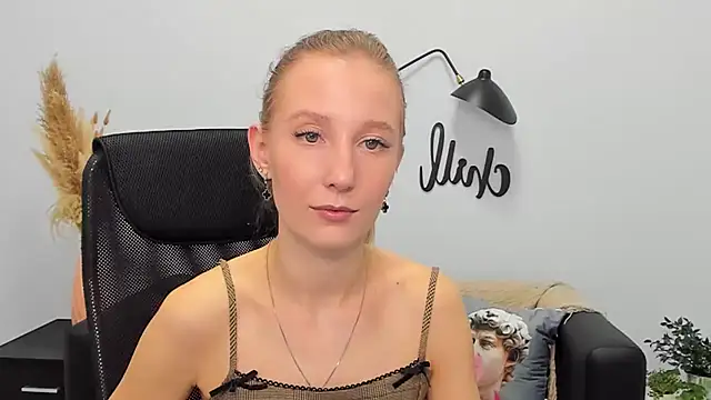 LolaWilsons online show from 03-21-25, 12:28