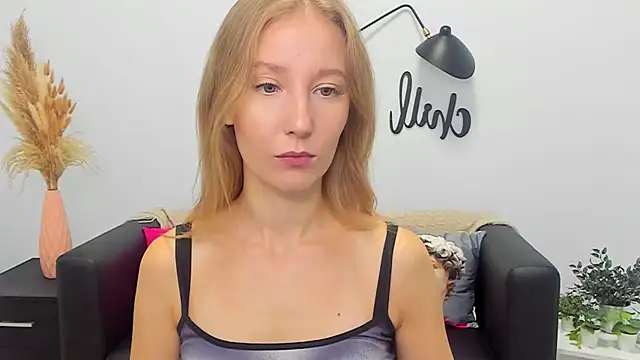 LolaWilsons online show from 09-17-25, 06:15