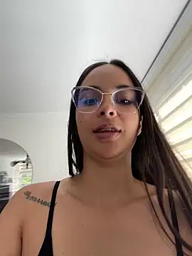 Snapshot of gabyaridi chatting on 06-11-26, 03:43 gabyaridi online show from 06-11-26, 03:43