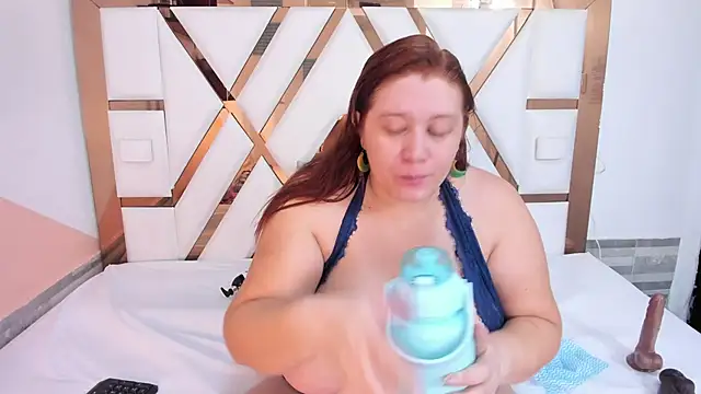 Camila Fajardo online show from 10-10-25, 01:37