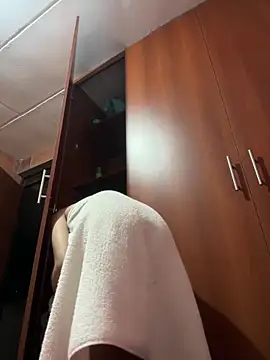 Snapshot of hurrem_18 chatting on 02-05-25, 04:06 hurrem 18 online show from 02-05-25, 04:06