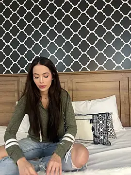 Snapshot of Amber_Rush_ chatting on 02-17-25, 10:47 Amber Rush online show from 02-17-25, 10:47