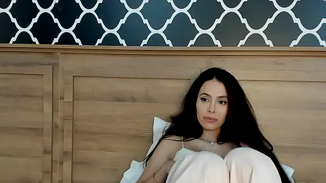 Snapshot of Amber_Rush_ chatting on 03-20-25, 02:08 Amber Rush online show from 03-20-25, 02:08