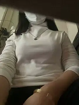 Snapshot of Tuongvy05 chatting on 12-23-24, 01:29 Tuongvy05 online show from 12-23-24, 01:29