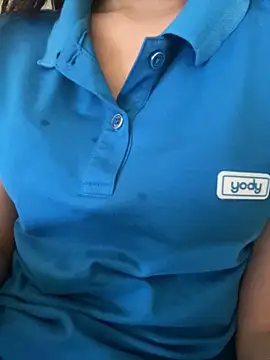 Tuongvy05 online show from 11-15-25, 08:33