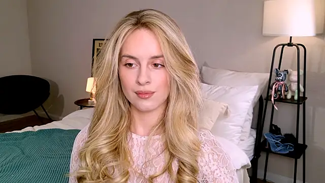 RozzitaBedberry online show from 10-10-25, 02:27