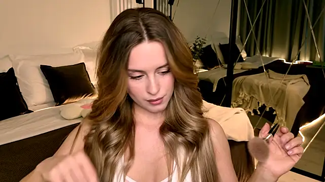 RozzitaBedberry online show from 04-03-26, 01:42