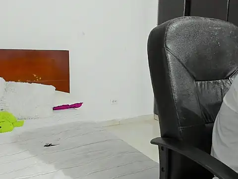 Chandler ken online show from 10-29-25, 01:08