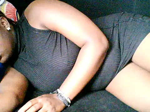 Snapshot of smileyboobs1 chatting on 11-04-25, 06:51 smileyboobs1 online show from 11-04-25, 06:51