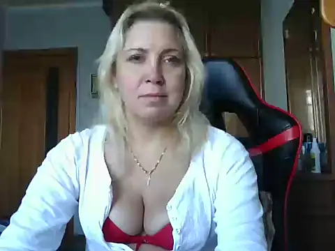 IrinaB1 online show from 09-28-25, 05:46