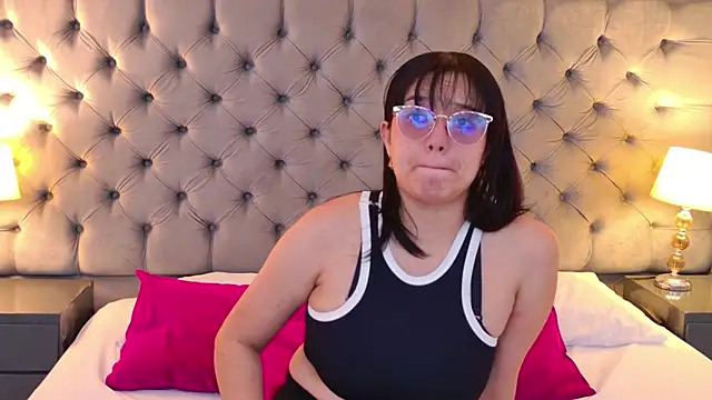 SamantaG online show from 03-17-26, 01:36