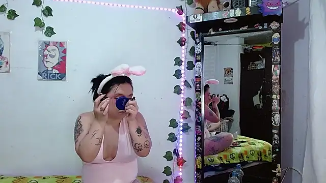 the lesbian game online show from 10-28-25, 02:48