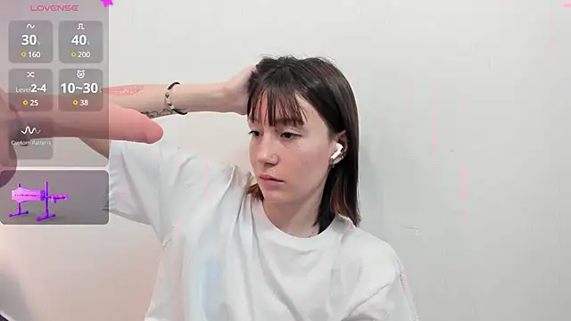 Snapshot of lizzy_davis_1 chatting on 02-28-25, 03:48 lizzy davis 1 online show from 02-28-25, 03:48