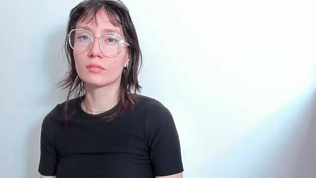 Snapshot of lizzy_davis_1 chatting on 10-11-25, 04:12 lizzy davis 1 online show from 10-11-25, 04:12