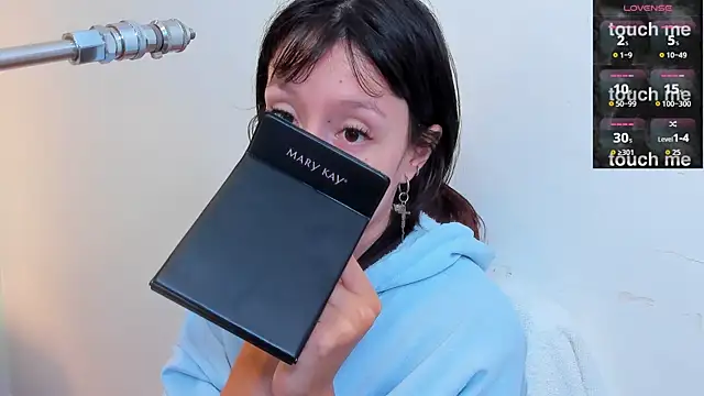 Snapshot of lizzy_davis_1 chatting on 10-27-25, 03:54 lizzy davis 1 online show from 10-27-25, 03:54