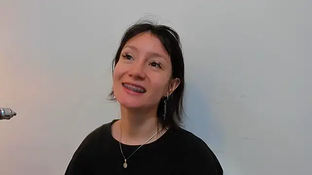 Snapshot of lizzy_davis_1 chatting on 11-02-25, 04:04 lizzy davis 1 online show from 11-02-25, 04:04