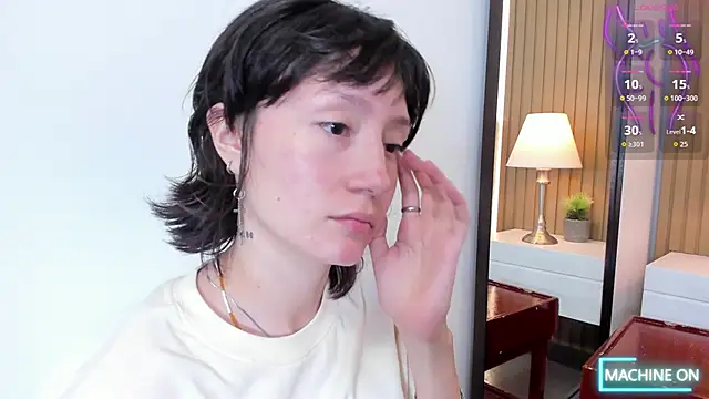 Snapshot of lizzy_davis_1 chatting on 12-05-25, 04:10 lizzy davis 1 online show from 12-05-25, 04:10