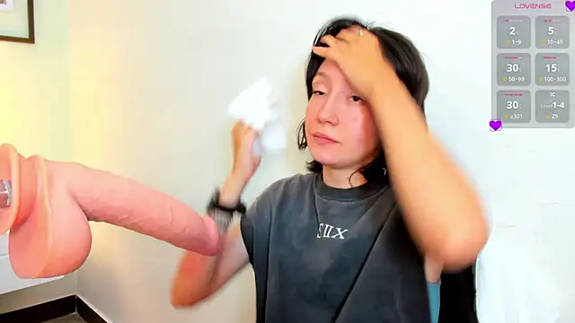 lizzy davis 1 online show from 12-20-25, 04:19