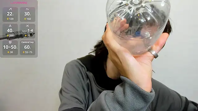 lizzy davis 1 online show from 12-23-25, 04:10