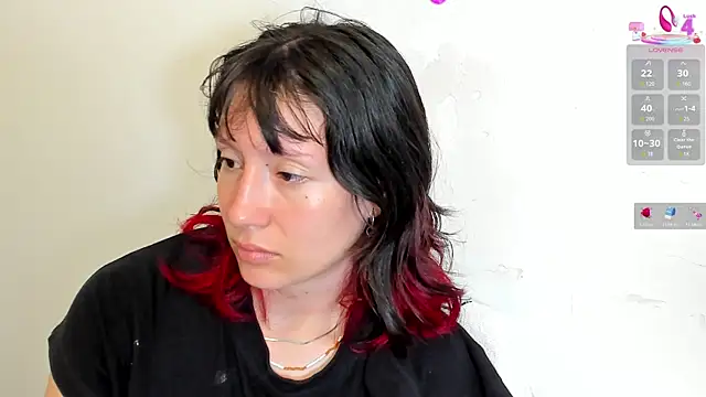 Snapshot of lizzy_davis_1 chatting on 06-10-26, 03:50 lizzy davis 1 online show from 06-10-26, 03:50