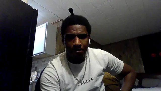 Snapshot of 007Giovani chatting on 01-16-26, 12:36 007Giovani online show from 01-16-26, 12:36