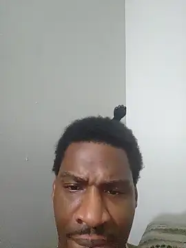 Snapshot of 007Giovani chatting on 02-12-26, 08:31 007Giovani online show from 02-12-26, 08:31