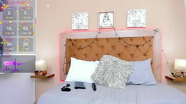 CristalLoren online show from 12-18-25, 06:58