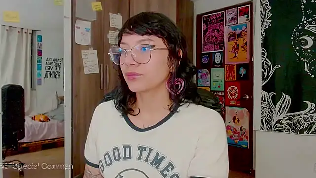 melissahowl online show from 10-20-25, 02:34