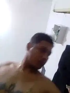 Snapshot of Derecckk chatting on 09-13-25, 06:46 Derecckk online show from 09-13-25, 06:46