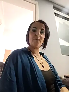 IsisBlake online show from 10-05-25, 03:05